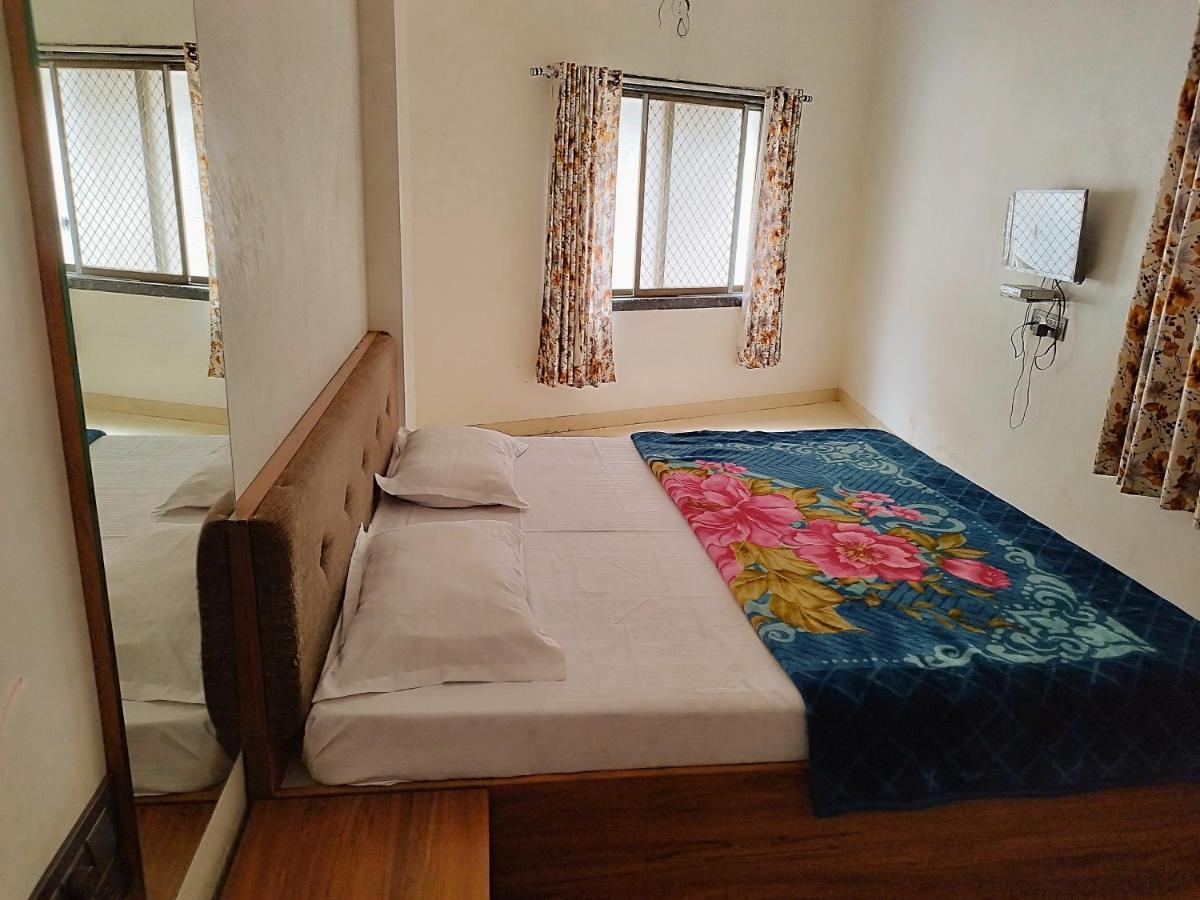 Hotel Shree chandram - 10min walking distance to shreenathji temple Nāthdwāra Buitenkant foto