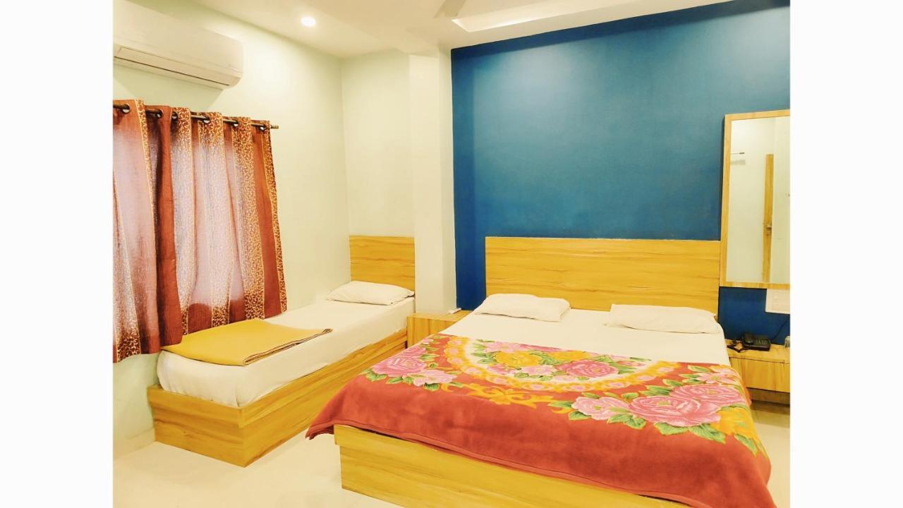 Hotel Shree chandram - 10min walking distance to shreenathji temple Nāthdwāra Buitenkant foto