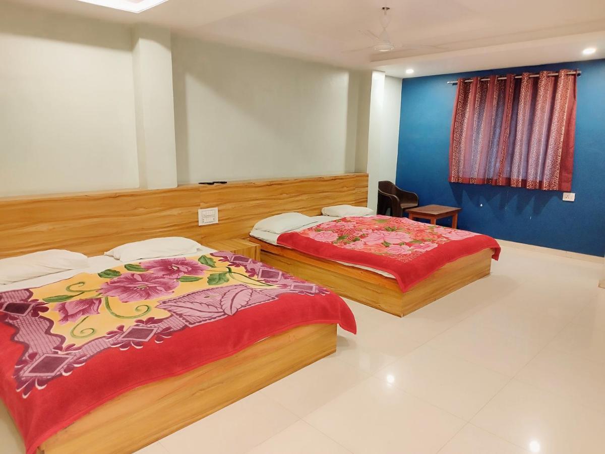Hotel Shree chandram - 10min walking distance to shreenathji temple Nāthdwāra Buitenkant foto